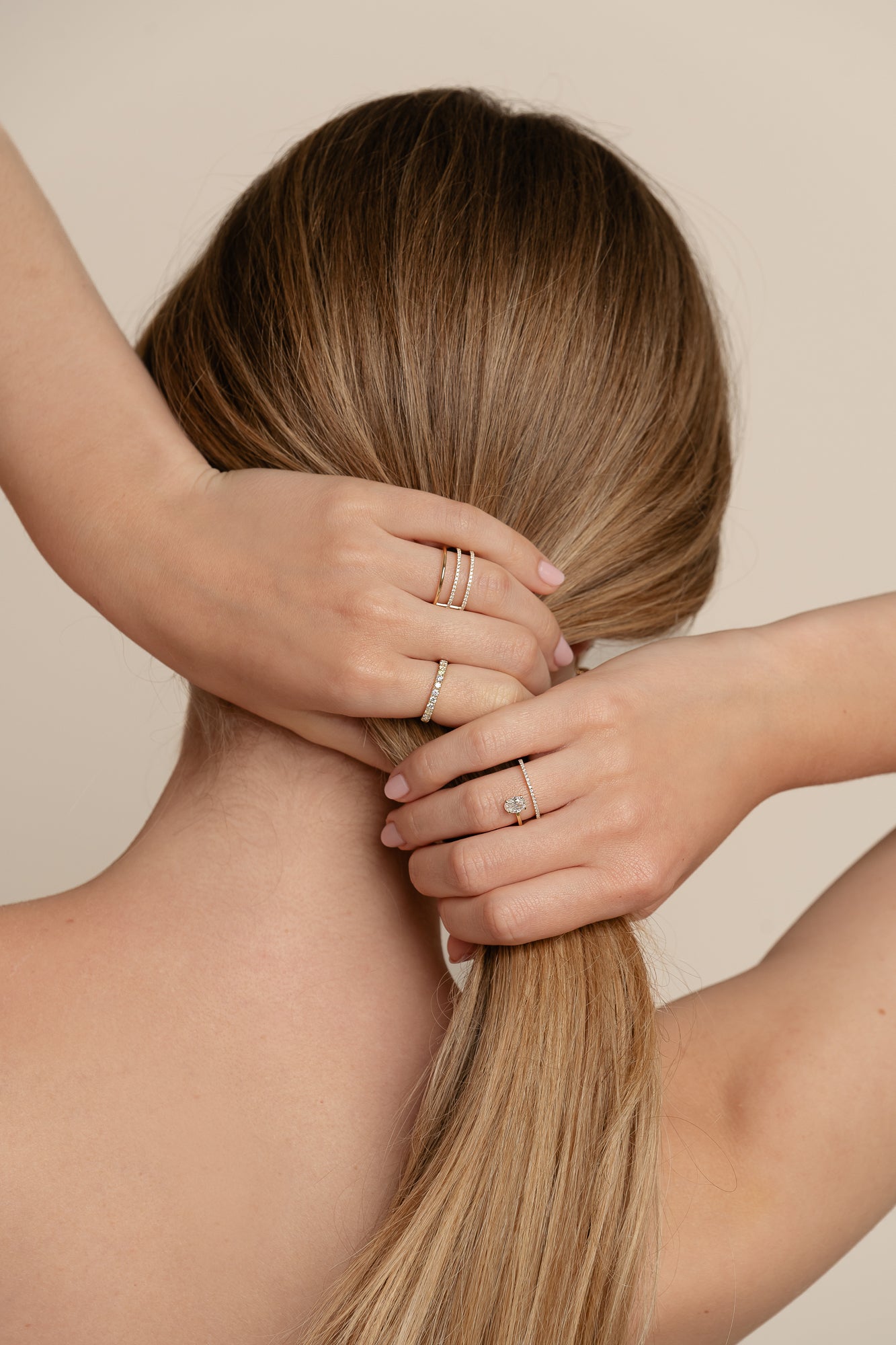Oval-cut Diamond Twist Ring