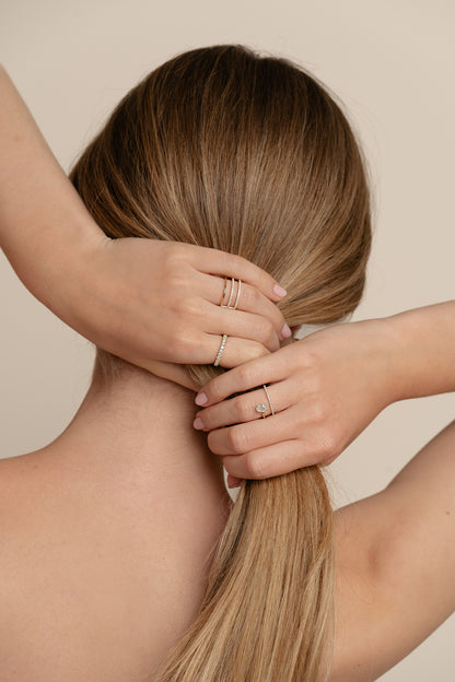 Oval-cut Diamond Twist Ring